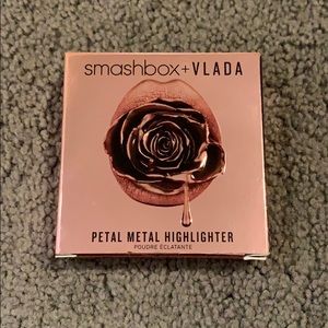 UNUSED Smashbox + VLADA Petal Metal Highlighter